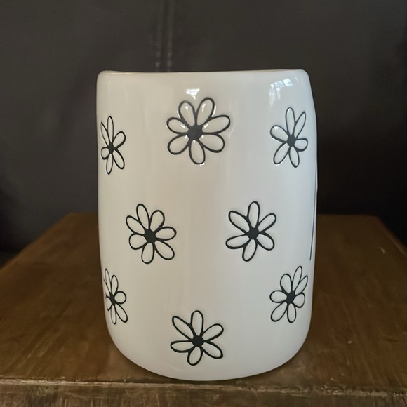 Rae Dunn “Mom” White Mug with Black lettering and Black flowers (12) - Picture 4 of 6